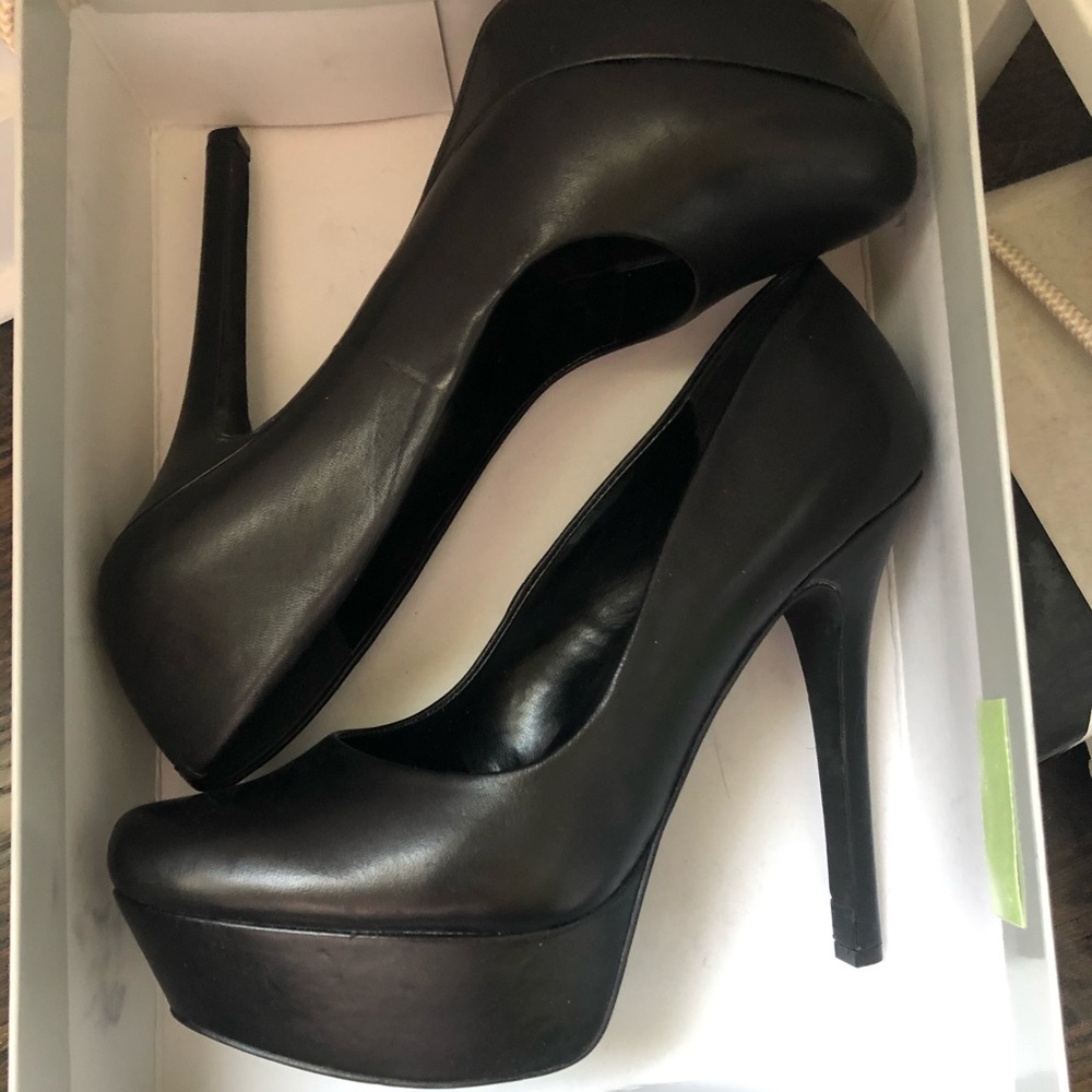 Jessica Simpson Waleo platform pump